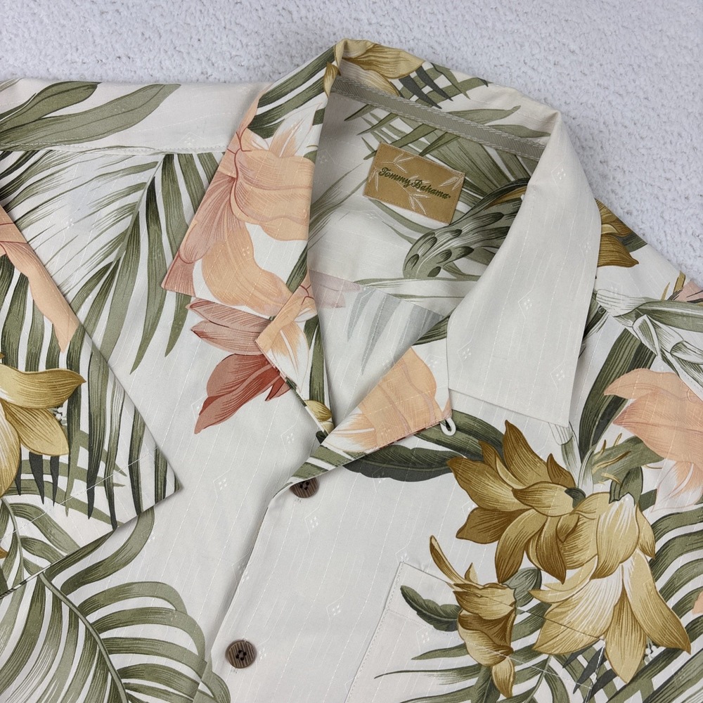 TOMMY BAHAMA Floral Silk Shirt Mens Medium Short Sleeve Button-Up Camp Collar